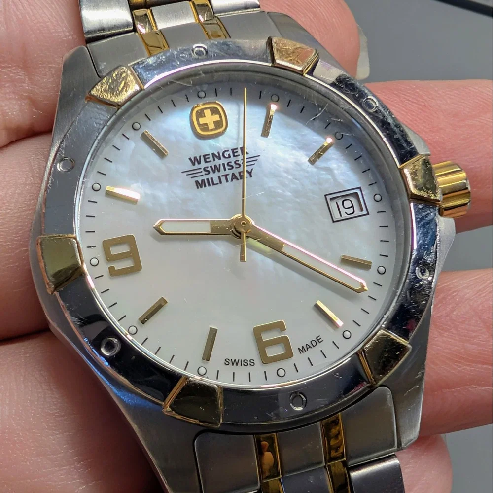 Wenger Swiss Military Elite 79093 Two Tone MOP Dial Quartz Watch Lume 33mm 8.5